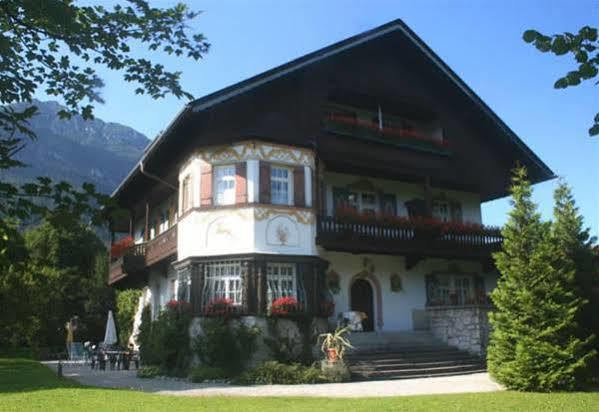 Gaestehaus Hohe Tannen 加爾米施-帕滕基興 外观 照片